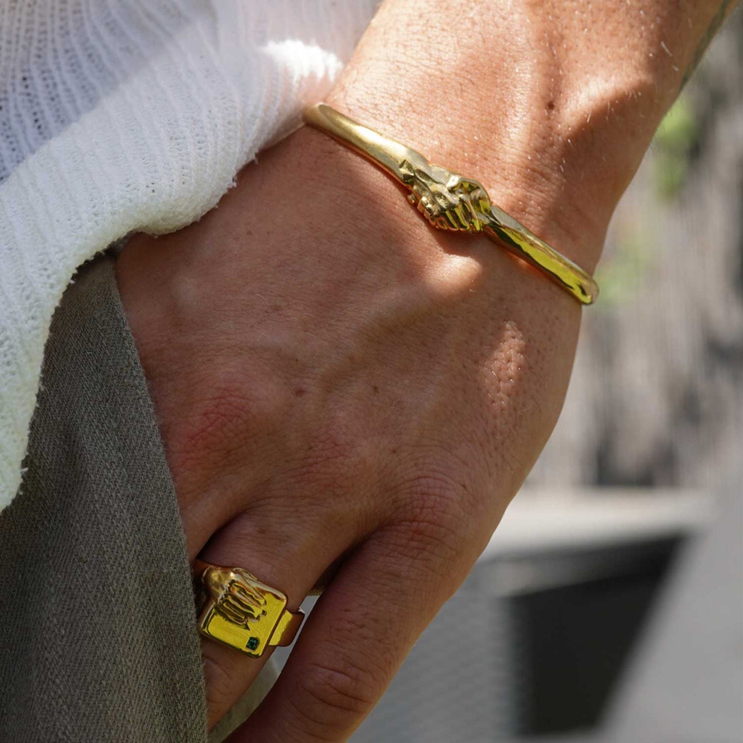 Handshake Cuff