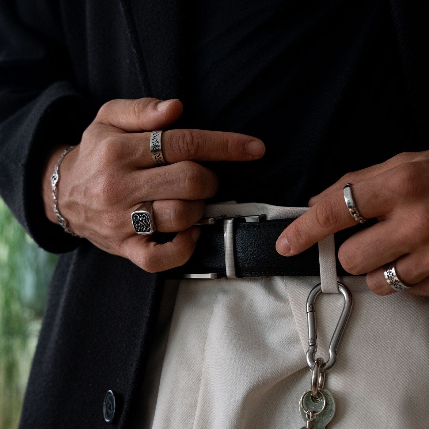 Floral Band Ring - Black