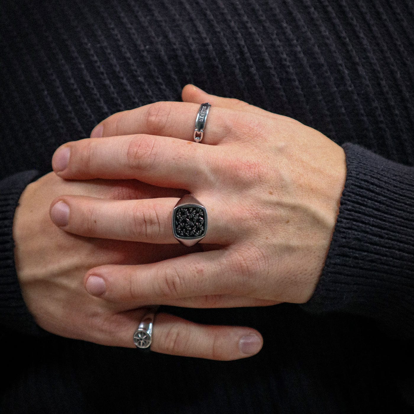 Floral Signet Ring - Black