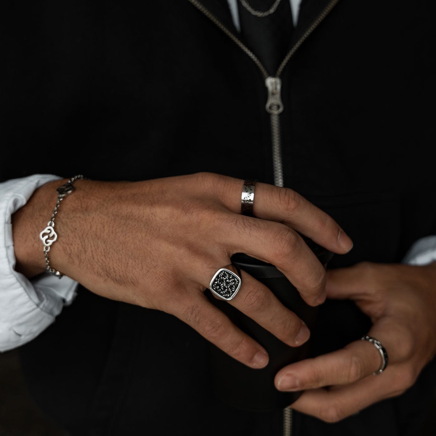 Floral Signet Ring - Black