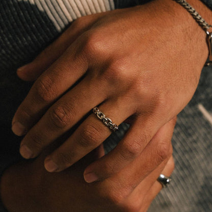 Link Band Ring